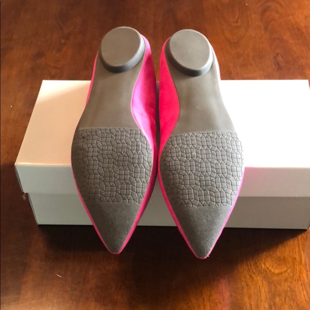 🆕NWT Hot pink BP. Faux suede Flats 6 1/2 runs big - Picture 4 of 8